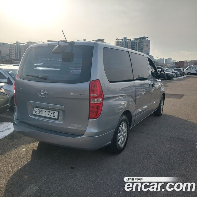 Hyundai Starex 2019 — photo 16