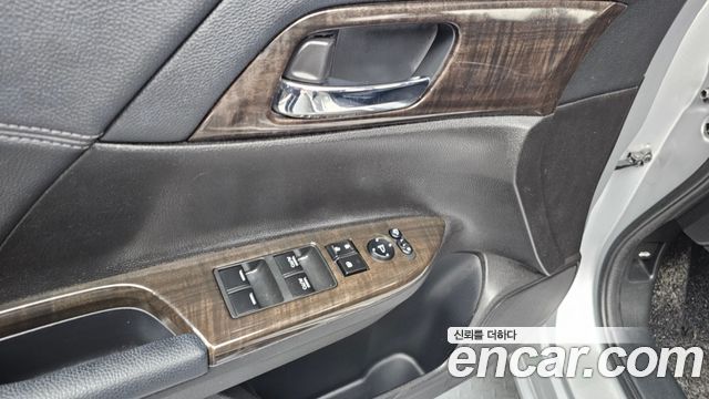 Honda Accord 2013 — photo 17