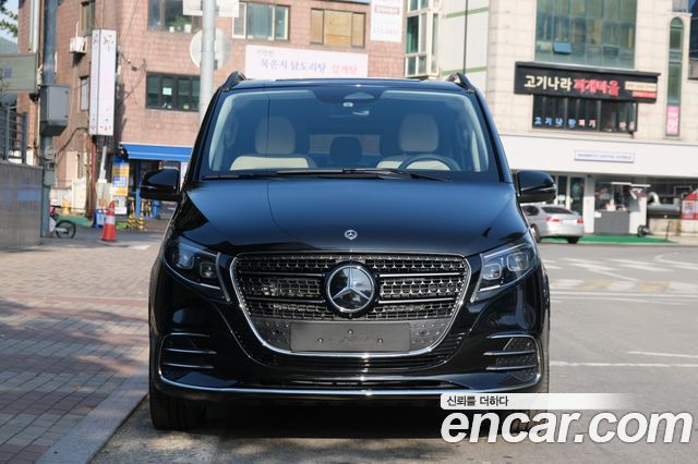 Mercedes-Benz V-Class 2025 — photo 2