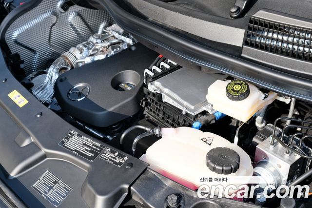 Mercedes-Benz V-Class 2025 — photo 6