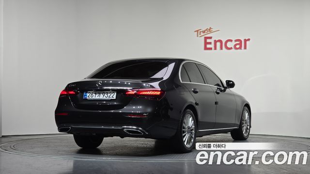 Mercedes-Benz E-Class 2021 — photo 2