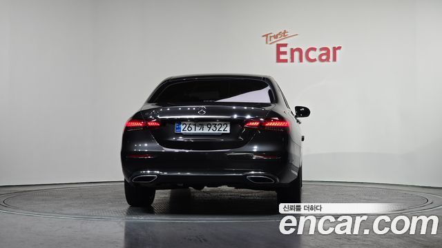 Mercedes-Benz E-Class 2021 — photo 4