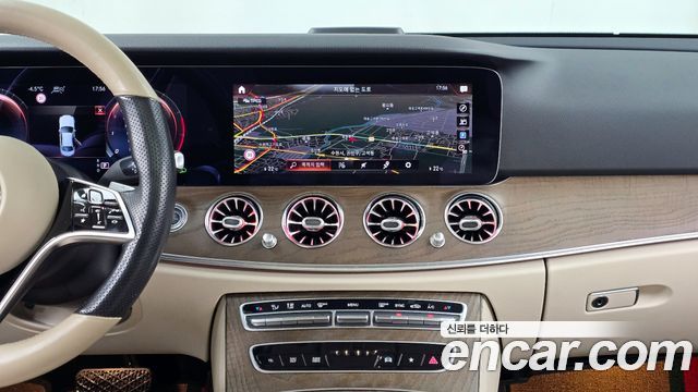 Mercedes-Benz E-Class 2021 — photo 14