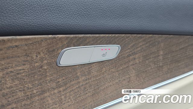 Mercedes-Benz E-Class 2021 — photo 19