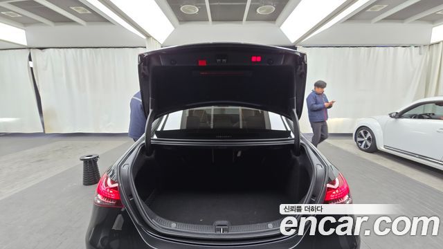 Mercedes-Benz E-Class 2021 — photo 20