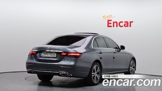 Mercedes-Benz E-Class 2021 — photo 2