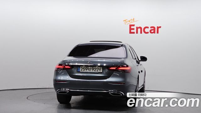 Mercedes-Benz E-Class 2021 — photo 4