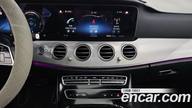 Mercedes-Benz E-Class 2021 — photo 12
