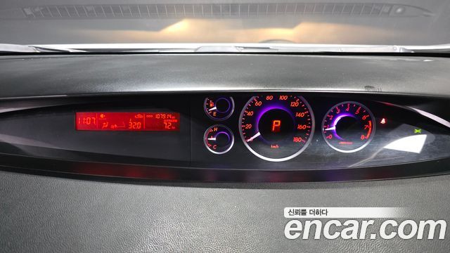 Mazda Biante 2010 — photo 8