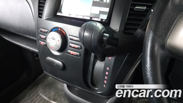 Mazda Biante 2010 — photo 9