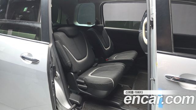 Mazda Biante 2010 — photo 12