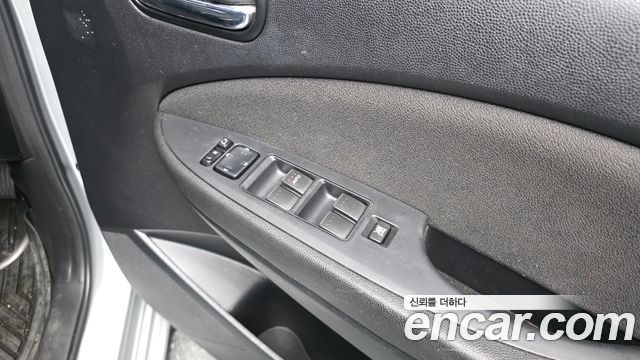 Mazda Biante 2010 — photo 17
