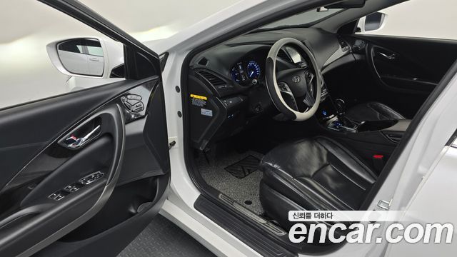 Hyundai Grandeur 2016 — photo 11