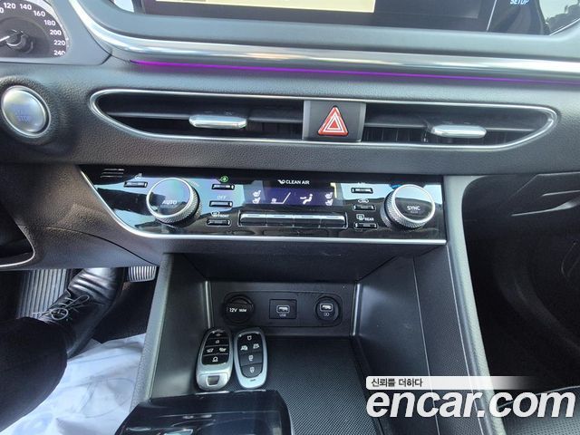 Hyundai Sonata 2022 — photo 12
