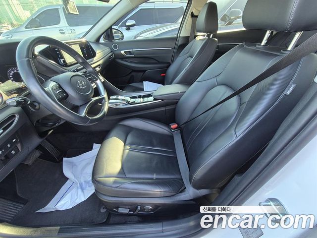 Hyundai Sonata 2022 — photo 16