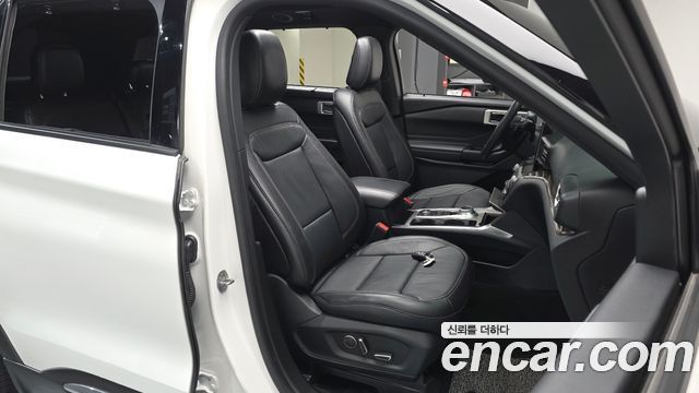 Ford Explorer 2020 — photo 10