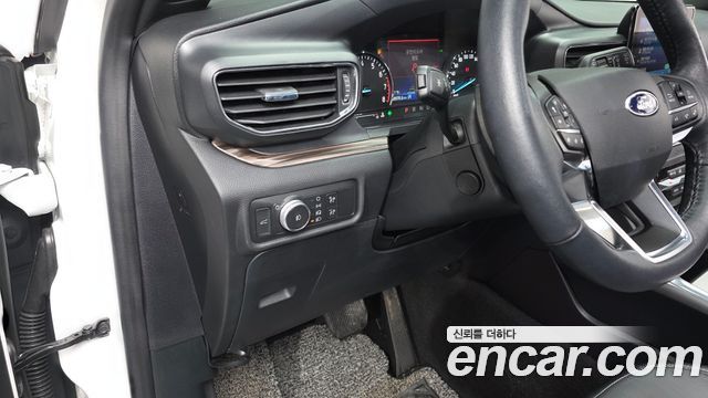 Ford Explorer 2020 — photo 13