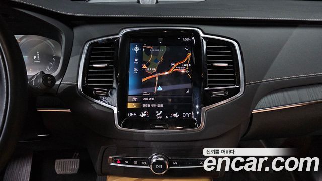Volvo XC90 2021 — photo 14