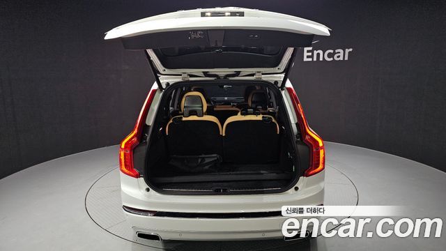 Volvo XC90 2021 — photo 20
