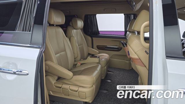 Kia Canival 2016 — photo 12