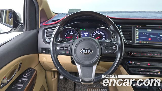 Kia Canival 2016 — photo 13