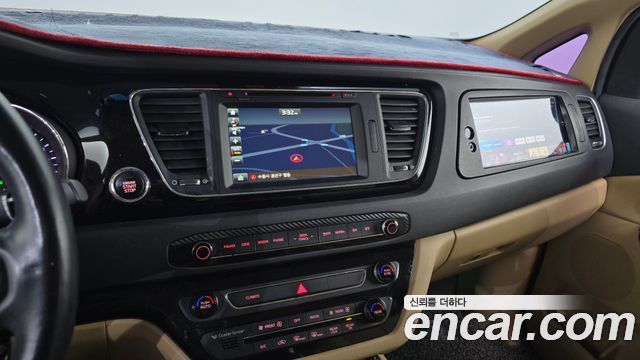 Kia Canival 2016 — photo 14