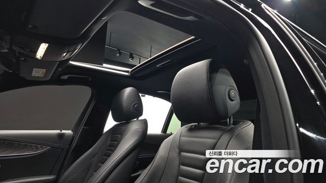 Mercedes-Benz E-Class 2022 — photo 16