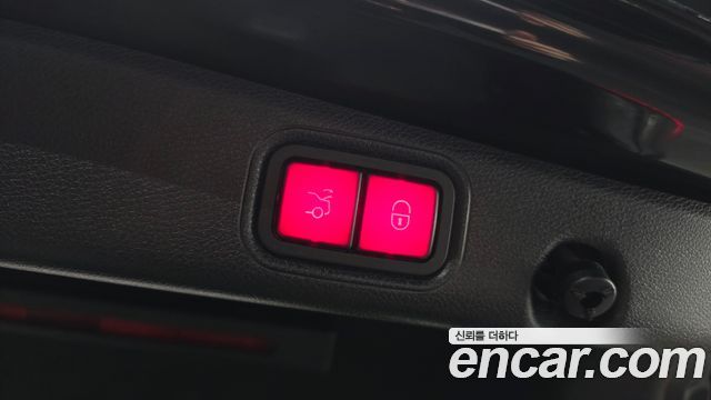 Mercedes-Benz E-Class 2022 — photo 20