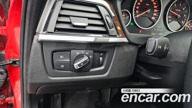BMW 3-Series 2015 — photo 14
