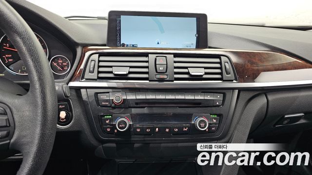 BMW 3-Series 2015 — photo 16