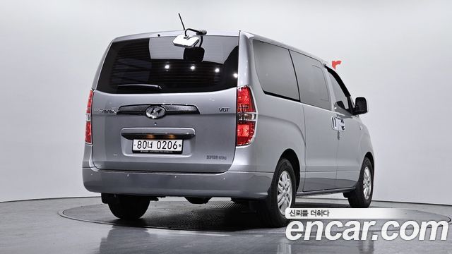 Hyundai Starex 2019 — photo 2