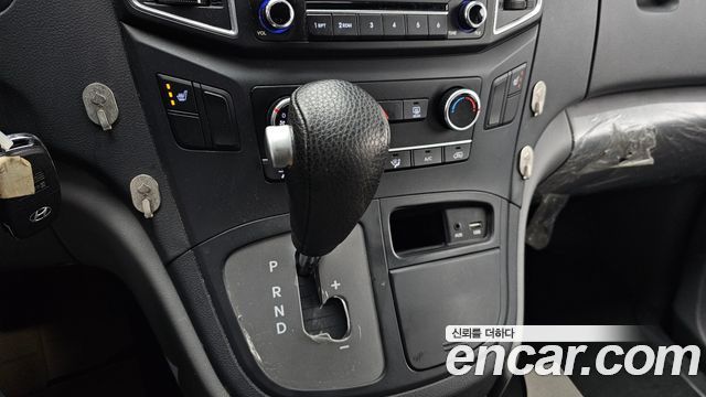 Hyundai Starex 2019 — photo 9
