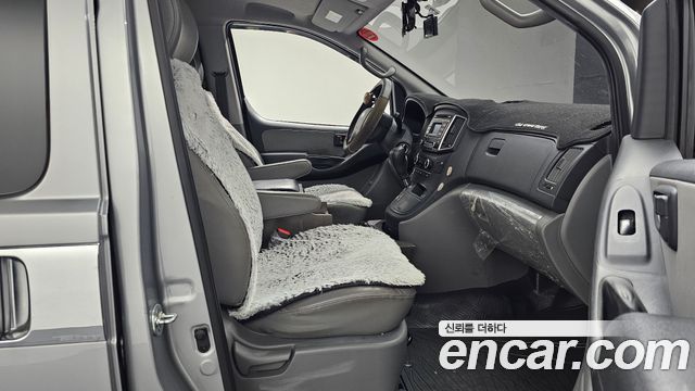 Hyundai Starex 2019 — photo 10