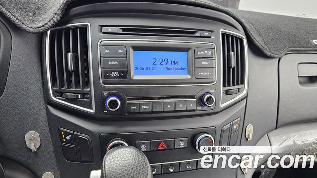 Hyundai Starex 2019 — photo 15