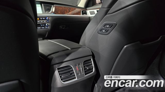 Hyundai Genesis 2016 — photo 18