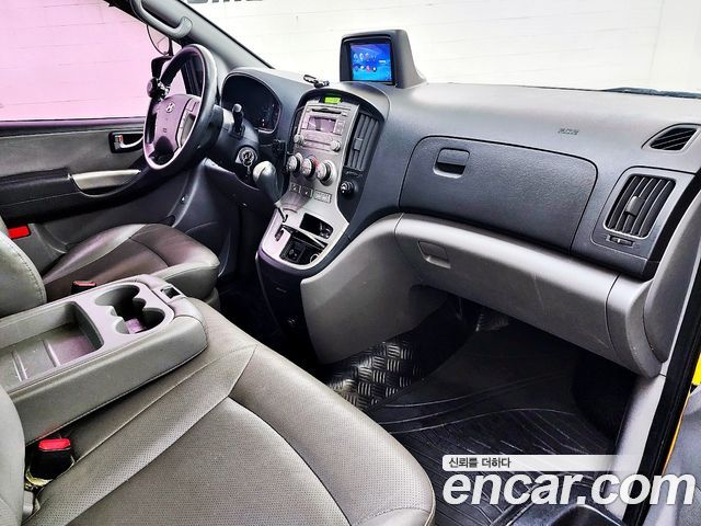 Hyundai Starex 2014 — photo 11