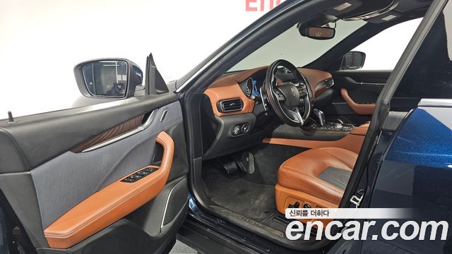 Maserati Levante 2019 — photo 10