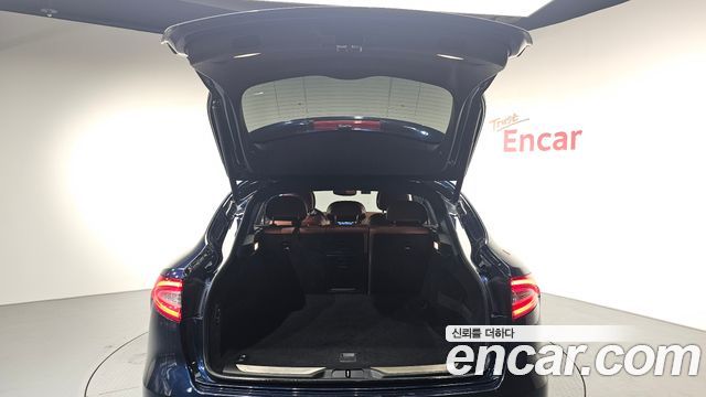 Maserati Levante 2019 — photo 20