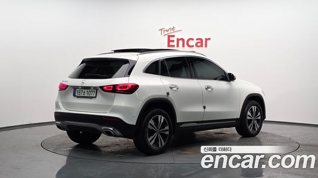 Mercedes-Benz GLA-Class 2021 — photo 2