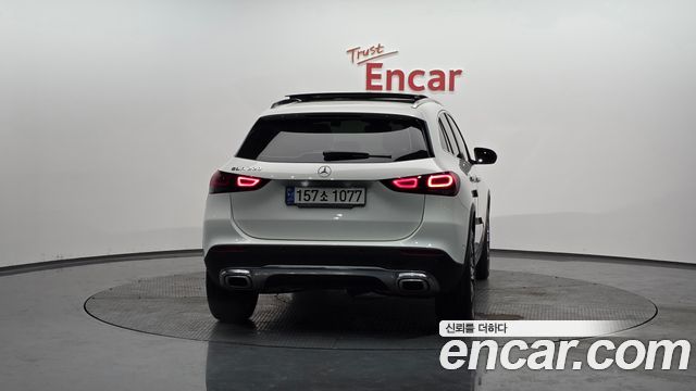 Mercedes-Benz GLA-Class 2021 — photo 4