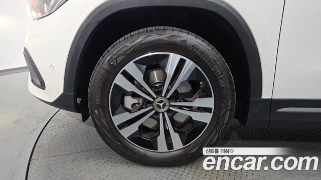 Mercedes-Benz GLA-Class 2021 — photo 5