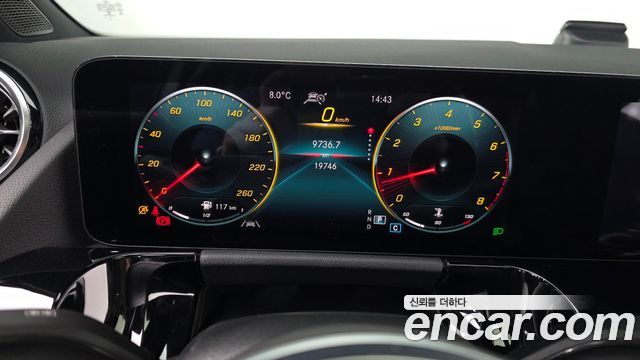 Mercedes-Benz GLA-Class 2021 — photo 8