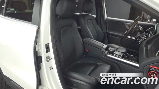 Mercedes-Benz GLA-Class 2021 — photo 10