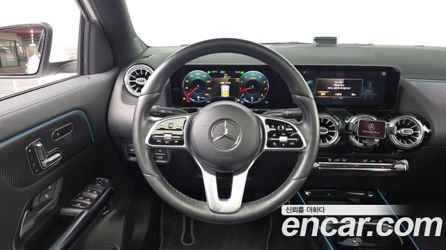 Mercedes-Benz GLA-Class 2021 — photo 13
