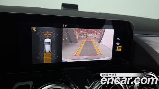 Mercedes-Benz GLA-Class 2021 — photo 15