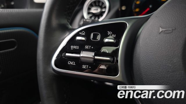 Mercedes-Benz GLA-Class 2021 — photo 18
