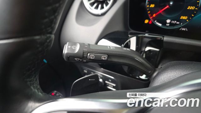Mercedes-Benz GLA-Class 2021 — photo 19