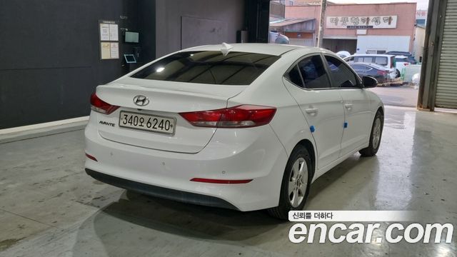 Hyundai AVANTE 2018 — photo 2
