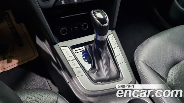 Hyundai AVANTE 2018 — photo 9