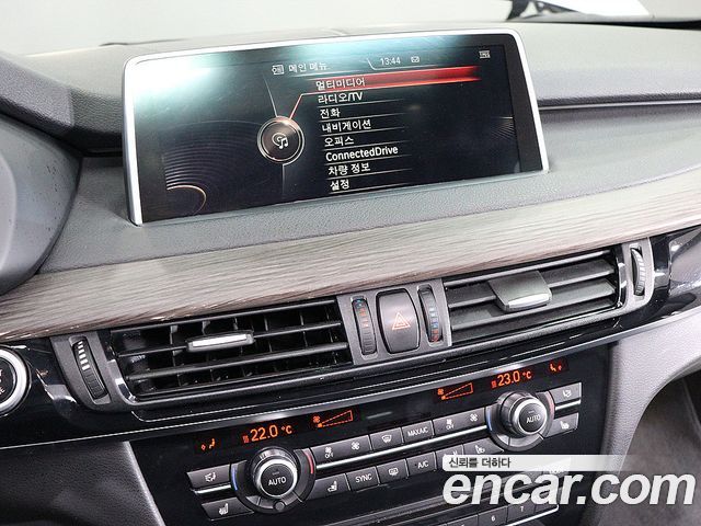 BMW X5 2016 — photo 8